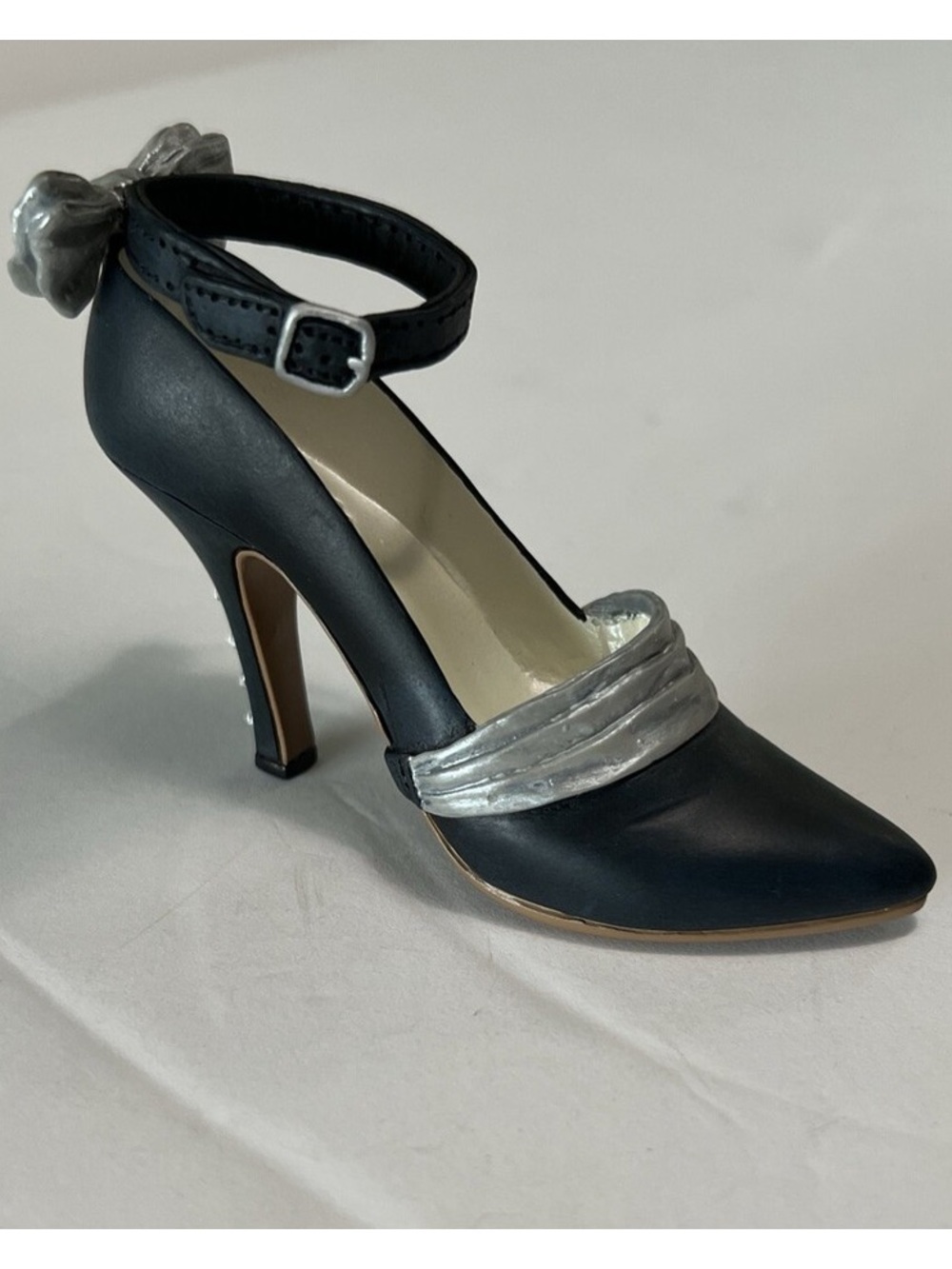 🤵🏻”Tuxedo Shoe” Miniature Shoe Figurine from Just The Right Shoe By Raine